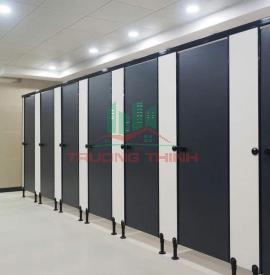 Thi công vách ngăn vệ sinh tấm compact hpl tại Bình Dương