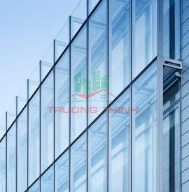 Tầm quan trọng của việc sử dụng vách kính mặt dựng