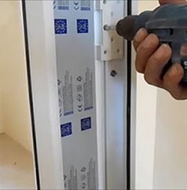 Lắp đặt cửa nhựa lõi thép tại Bình Dương 