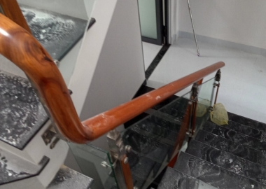  Cầu Thang Gỗ Kính Đẹp - Cam Kết Chất Lượng